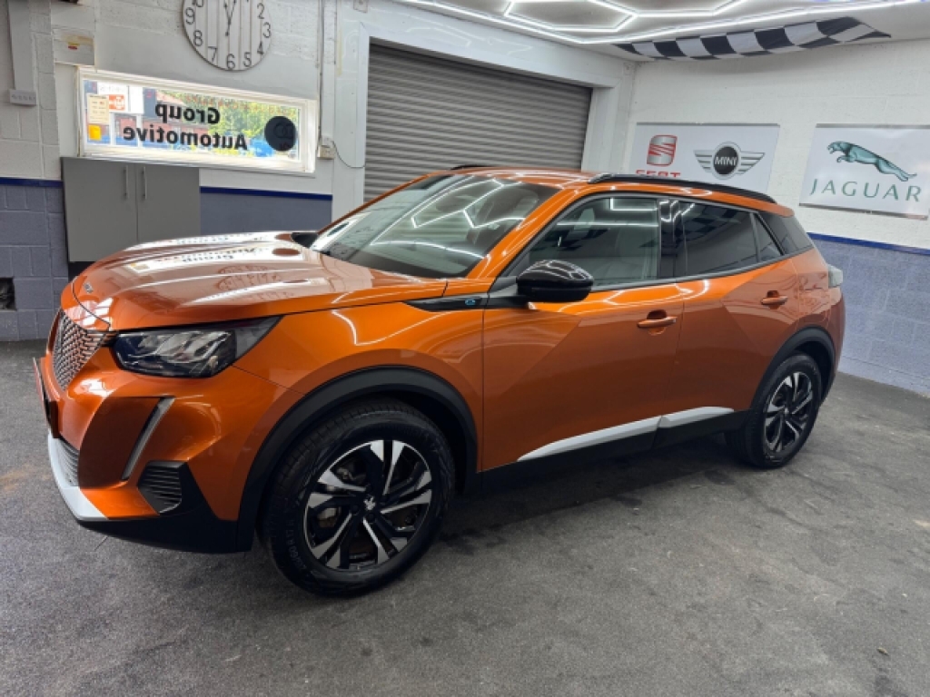 Peugeot e-2008 50Kwh Allure Premium Orange #5