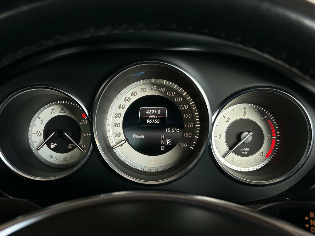 Mercedes-Benz CLS Shooting Brake Silver #32