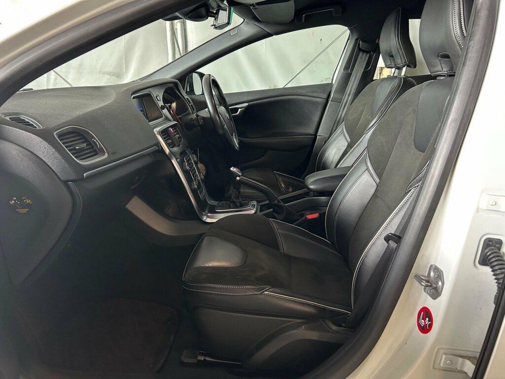 Volvo V40 2.0 D4 Se Lux Nav Geartronic Euro 6 Ss Red #22