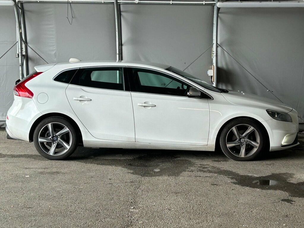 Volvo V40 2.0 D4 Se Lux Nav Geartronic Euro 6 Ss Red #9