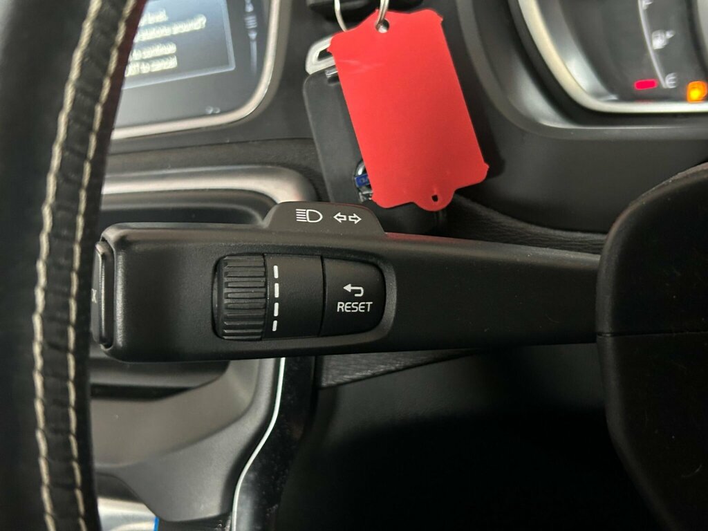 Volvo V40 2.0 D4 Se Lux Nav Geartronic Euro 6 Ss Red #30