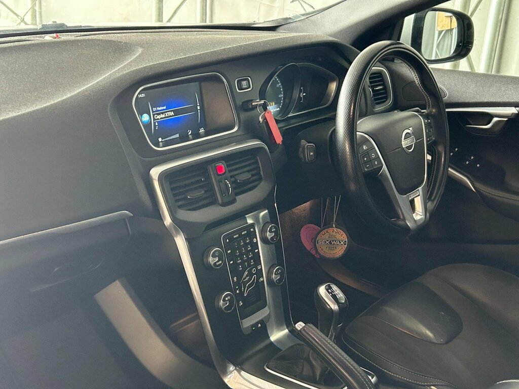 Volvo V40 2.0 D4 Se Lux Nav Geartronic Euro 6 Ss Red #25