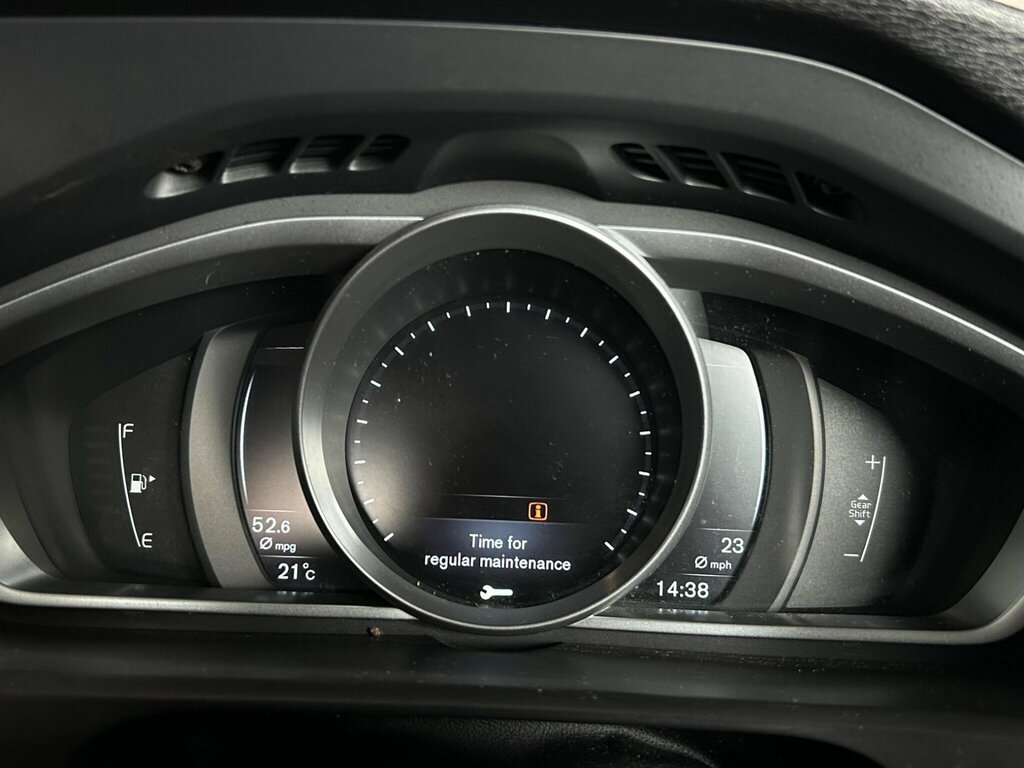Volvo V40 2.0 D4 Se Lux Nav Geartronic Euro 6 Ss Red #32
