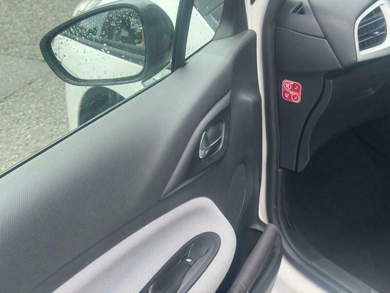 Citroen DS3 1.6 Dstyle Convertible. Sporty. Ulez Red #13