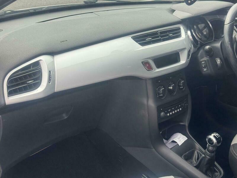 Citroen DS3 1.6 Dstyle Convertible. Sporty. Ulez Red #19