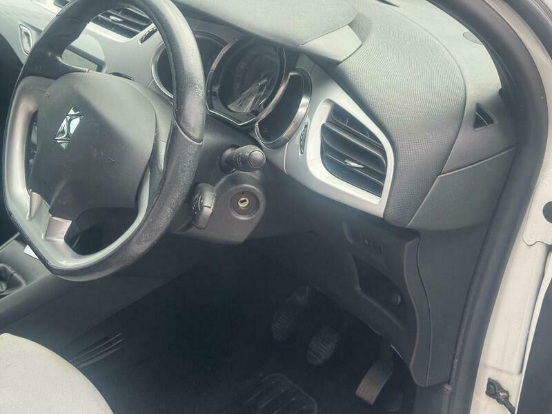 Citroen DS3 1.6 Dstyle Convertible. Sporty. Ulez Red #33