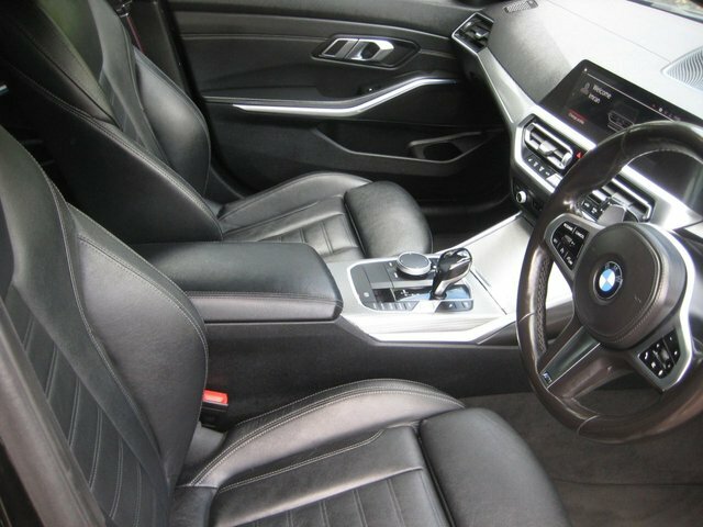 BMW 3 Series 3.0 M340i Mht Saloon Hybrid Xdrive Black #2