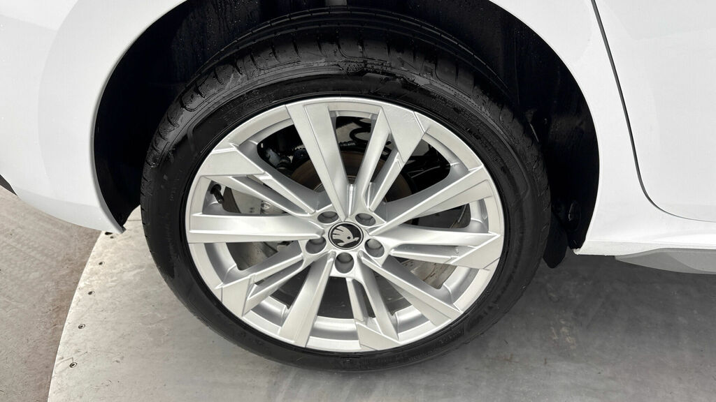 Skoda Kamiq 1.0 Tsi Design Edition Dsg White #26