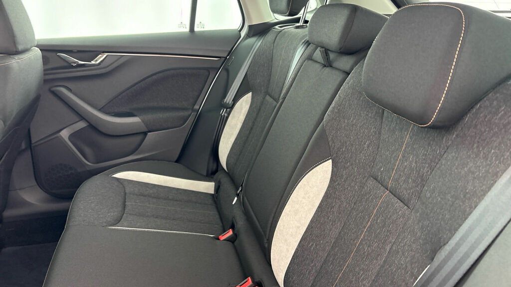 Skoda Kamiq 1.0 Tsi Design Edition Dsg White #31