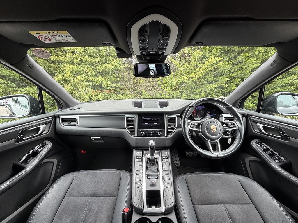 Porsche Macan Pdk  Black #2