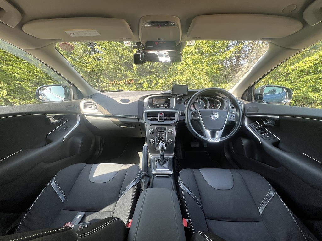 Volvo V40 T4 Se Lux Nav Blue #2