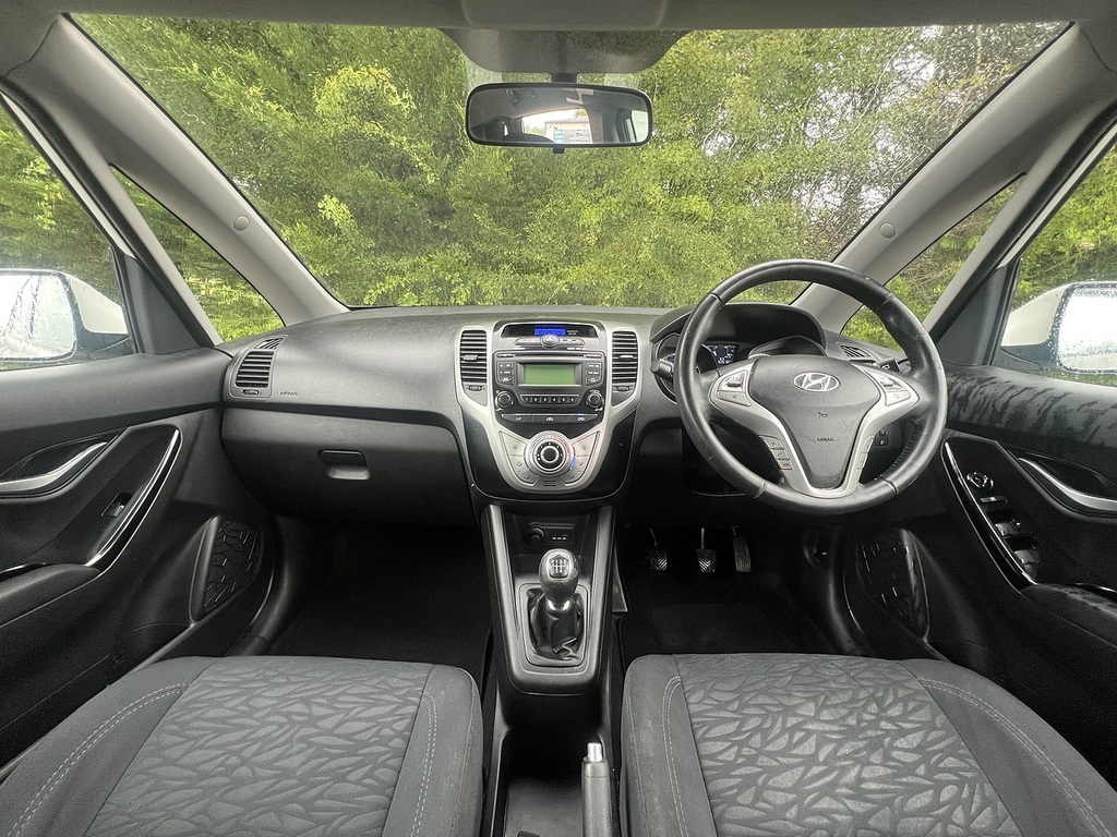 Hyundai Ix20 Active White #2