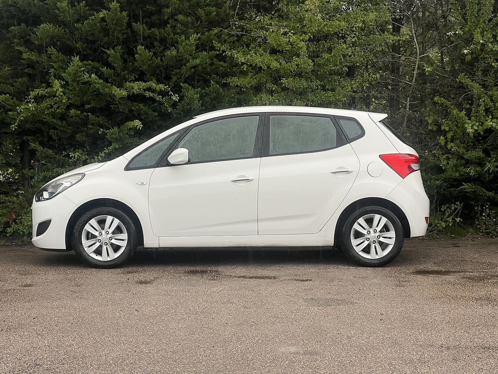 Hyundai Ix20 Active White #5