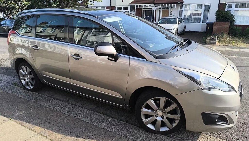 Peugeot 5008 1.6L Allure Grey
