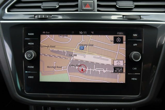 Volkswagen Tiguan 2.0 Tdi Bluemotion Tech Se Navigation Suv Dies Red #4