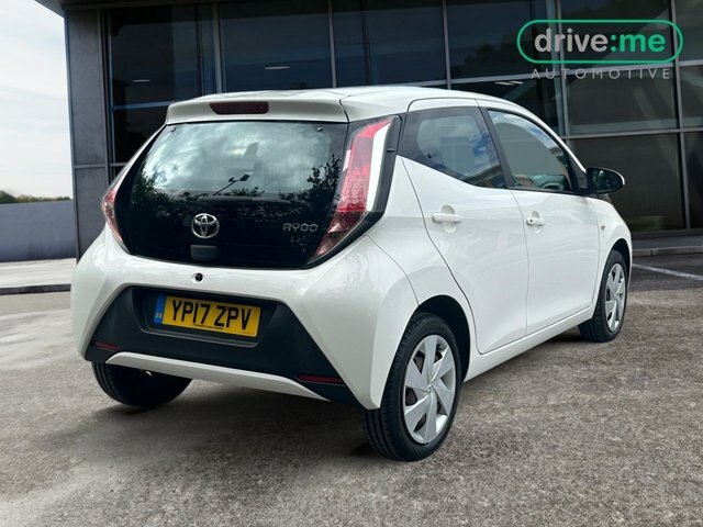 Toyota Aygo 1.0 Vvt-i X-play Hatchback Euro White #5