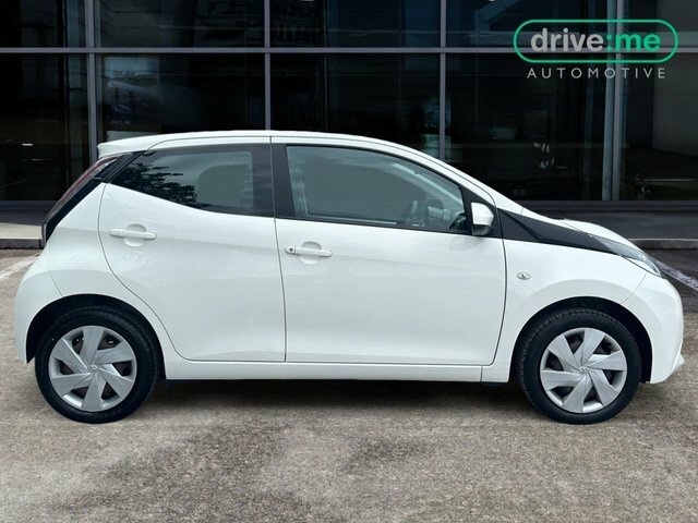 Toyota Aygo 1.0 Vvt-i X-play Hatchback Euro White #6