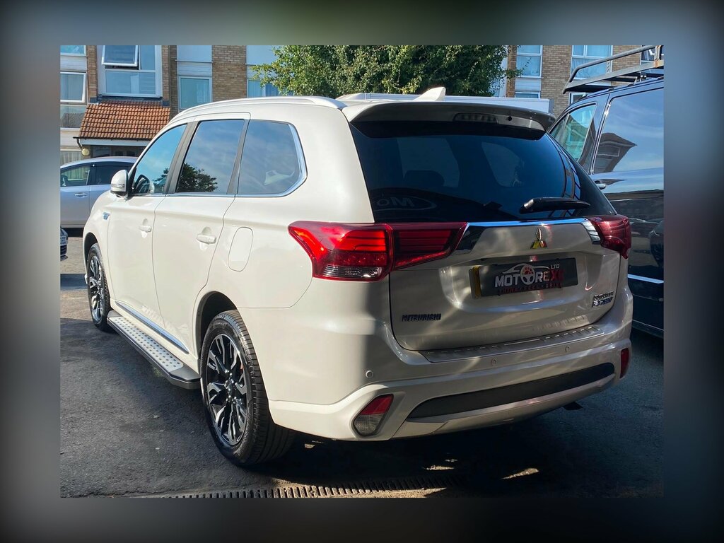 Mitsubishi Outlander 2.0H 12Kwh Gx5h Cvt 4Wd Euro 6 Ss White #6