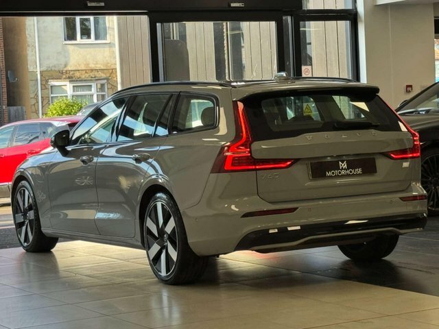 Volvo V60 2023 2.0 T6 Recharge 18.8Kwh Plus Estate Petro YX73KBY Grey #4
