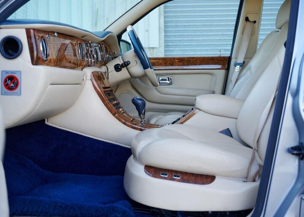 Bentley Arnage 6.8 Red Label D10JRO Silver #4