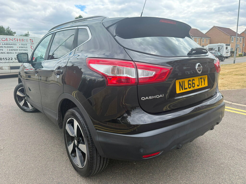 Nissan Qashqai 1.5 Dci N-connecta Suv 2Wd Euro Black #5