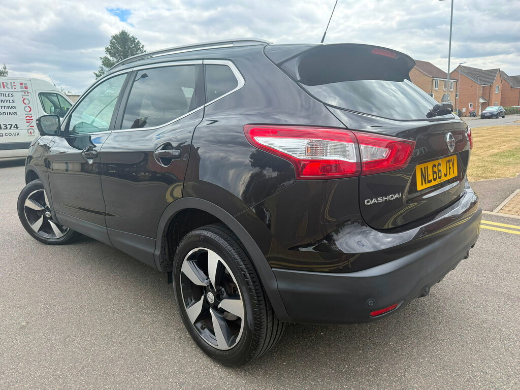 Nissan Qashqai 1.5 Dci N-connecta Suv 2Wd Euro Black #4