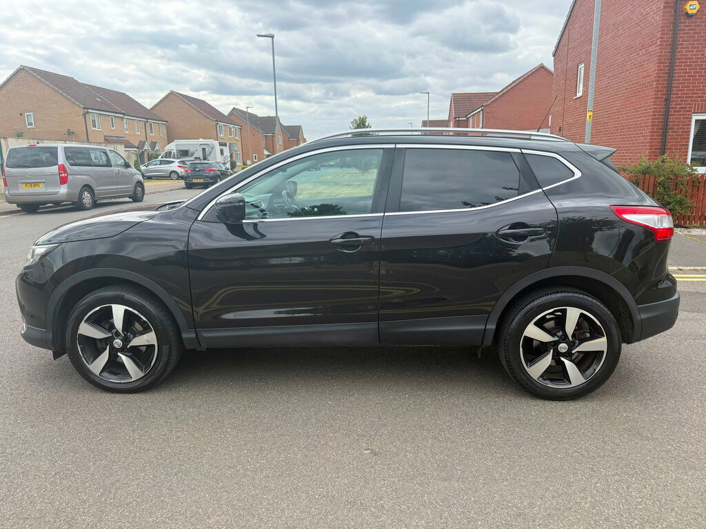Nissan Qashqai 1.5 Dci N-connecta Suv 2Wd Euro Black #3