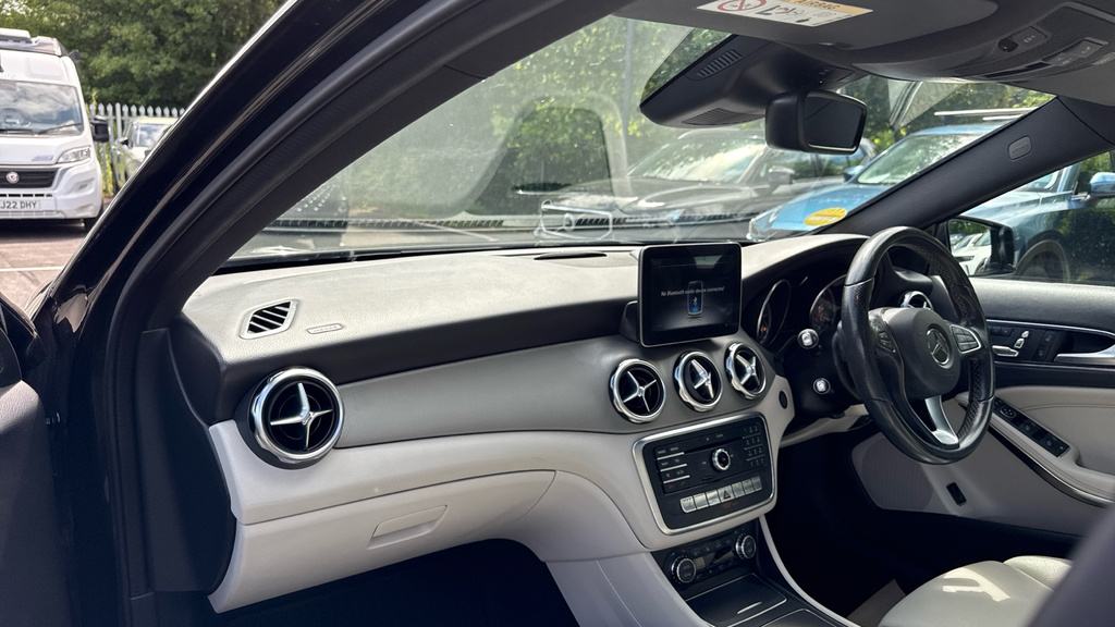 Mercedes-Benz GLA Class Suv 2.1 Gla200d Amg Line Executive 7G-dct Euro 6 Grey #10