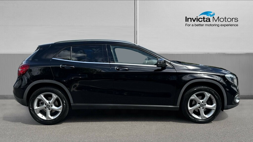 Mercedes-Benz GLA Class Sport Premium Plus Black #2