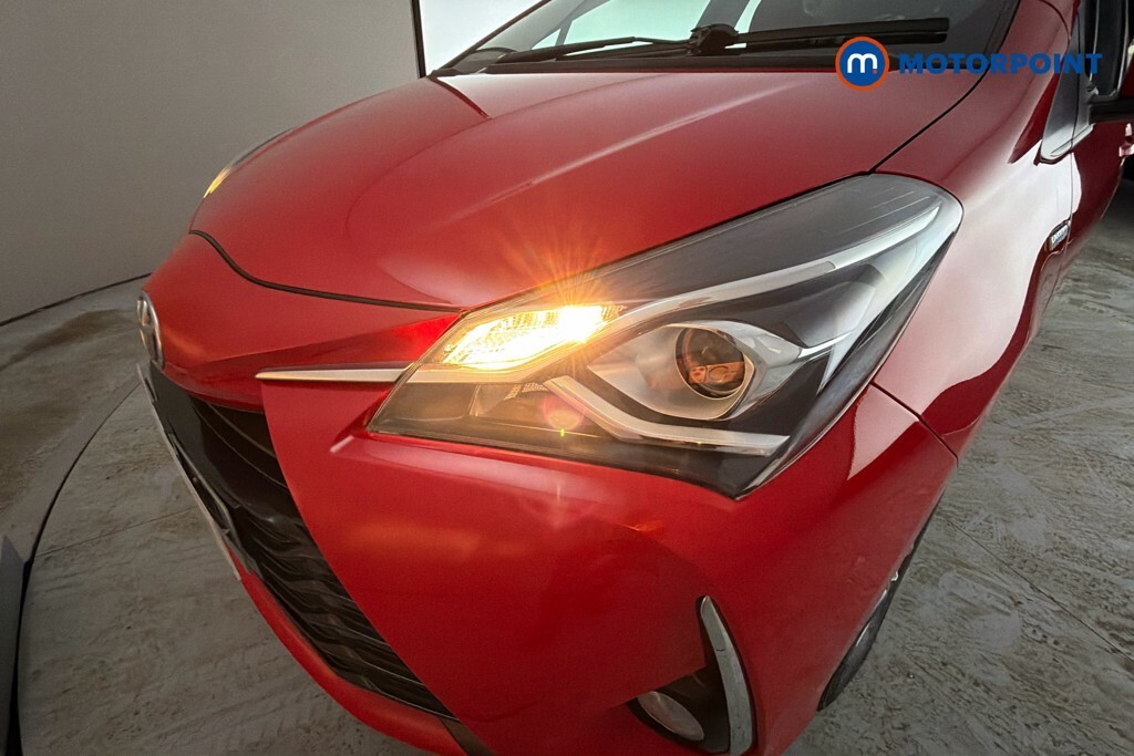 Toyota Yaris 1.5 Vvt-h Design E Cvt White #29