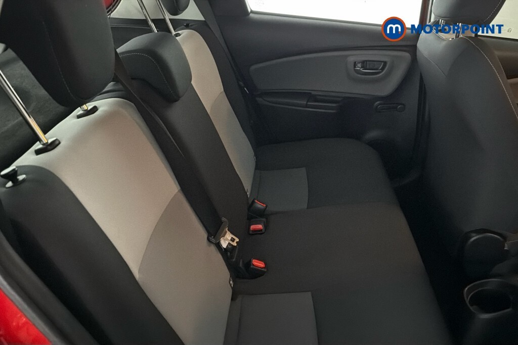 Toyota Yaris 1.5 Vvt-h Design E Cvt White #23