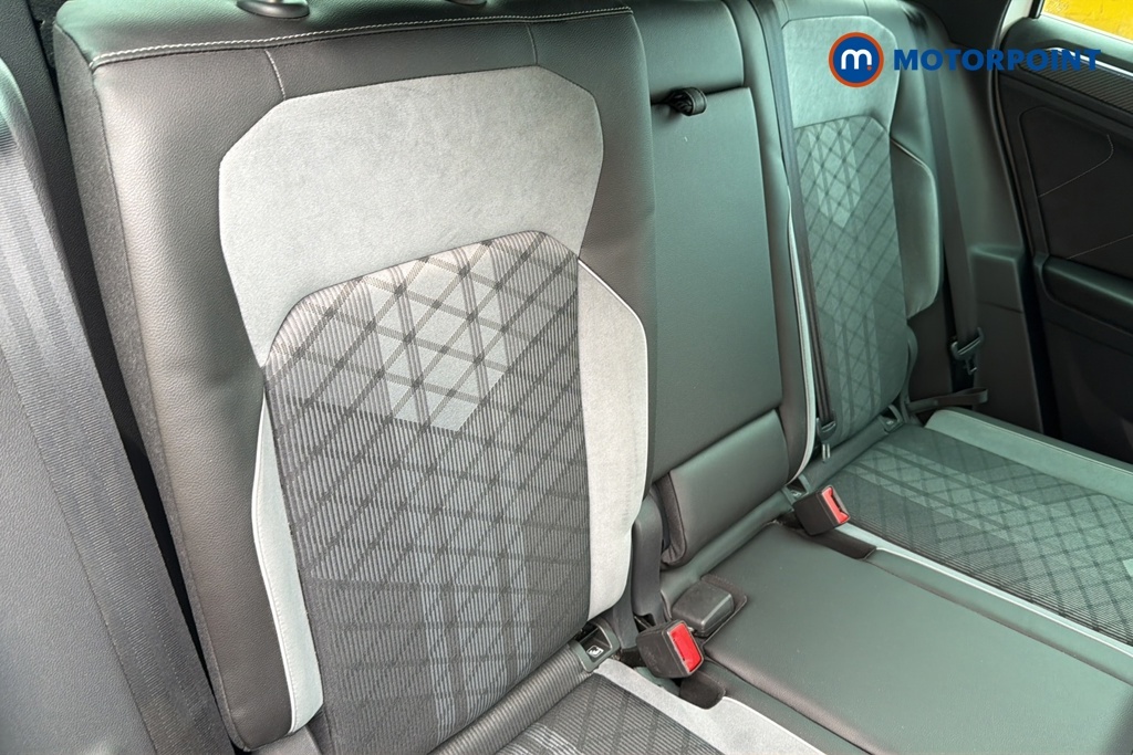 Volkswagen Tiguan 1.5 Tsi 150 Active Dsg Black #28