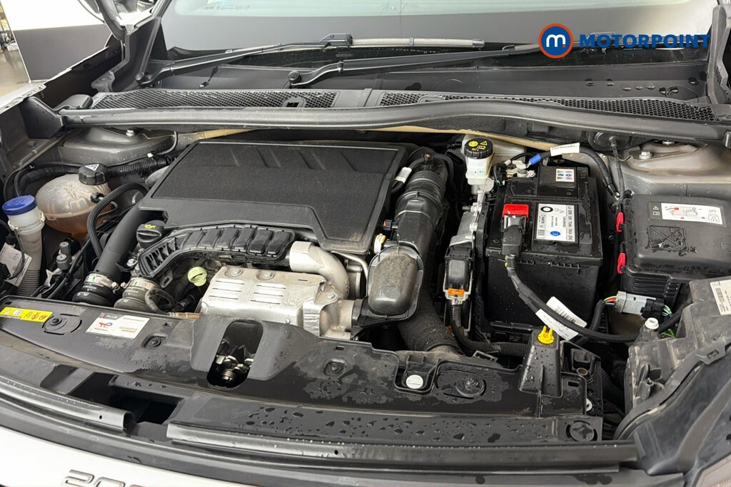 Peugeot 2008 1.2 Puretech 130 Allure Eat8 Grey #43