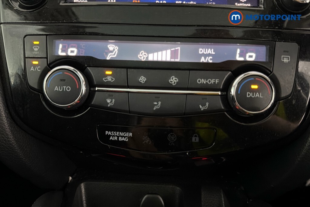 Nissan Qashqai Dig-t Acenta Premium Black #19