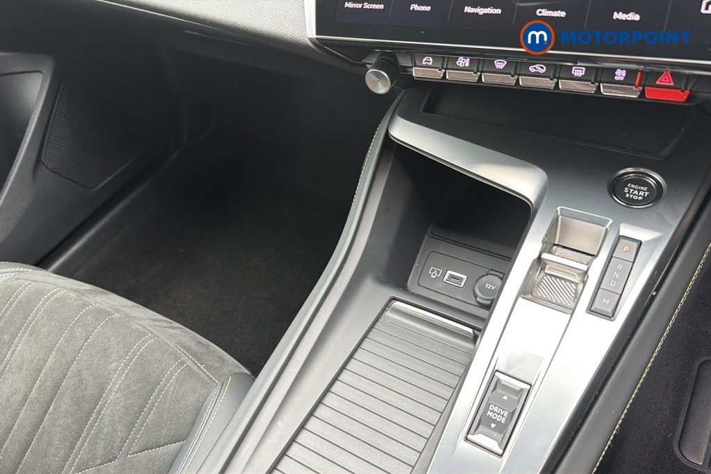 Peugeot 408 1.2 Puretech Allure Premium Fastback Ea Red #19