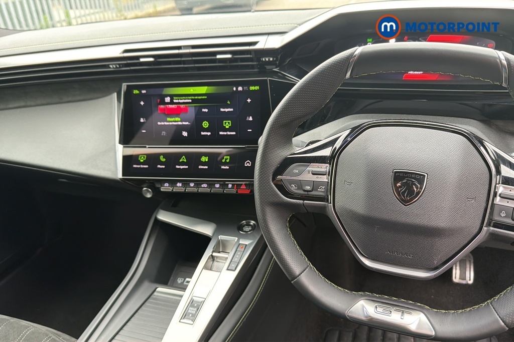 Peugeot 408 1.2 Puretech Allure Premium Fastback Ea Red #9