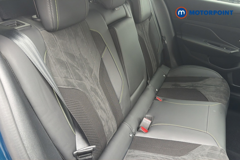 Peugeot 408 1.2 Puretech Allure Premium Fastback Ea Red #26