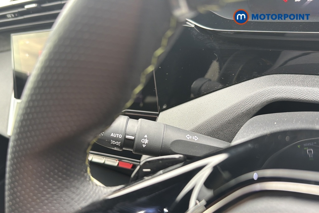 Peugeot 408 1.2 Puretech Allure Premium Fastback Ea Red #13
