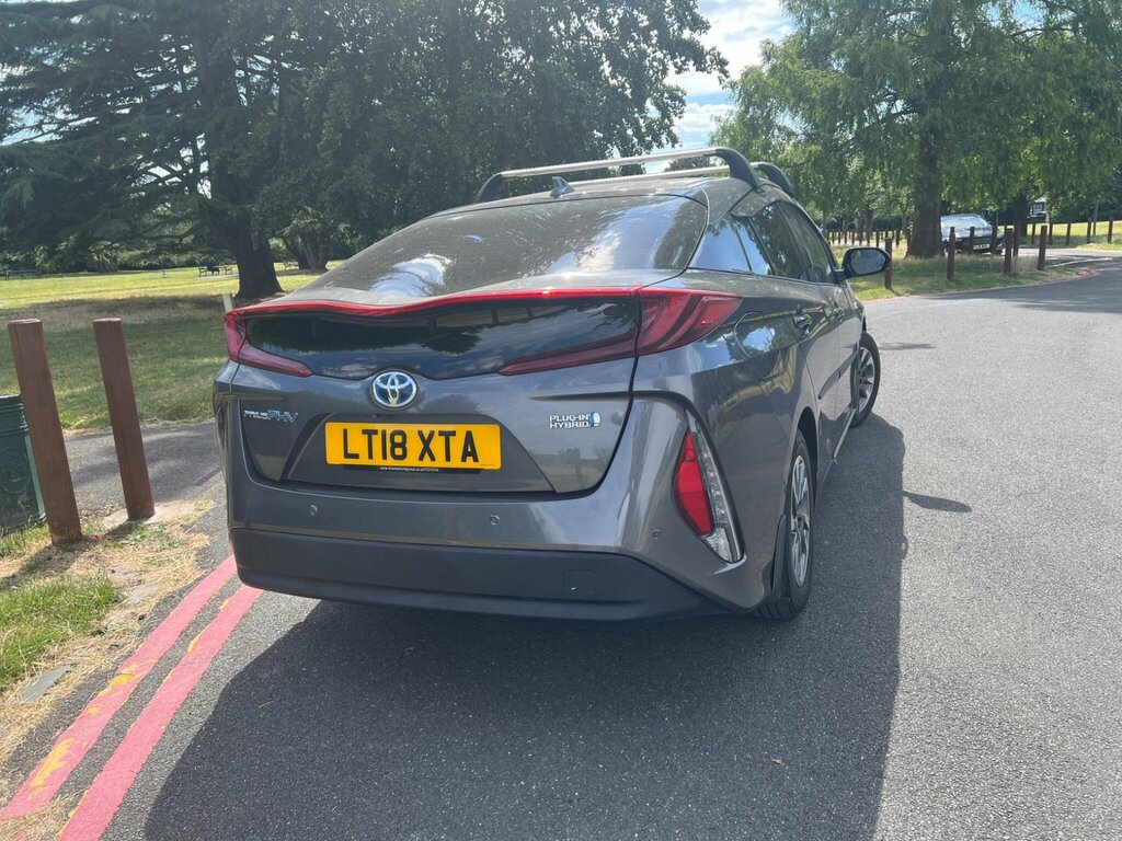Toyota Prius Hatchback 1.8 Hybrid Euro6 201818 Silver #7