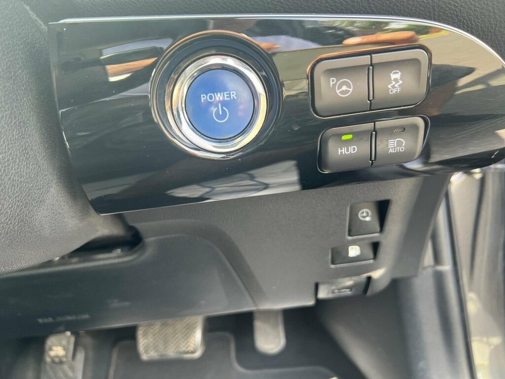 Toyota Prius Hatchback 1.8 Hybrid Euro6 201818 Silver #18