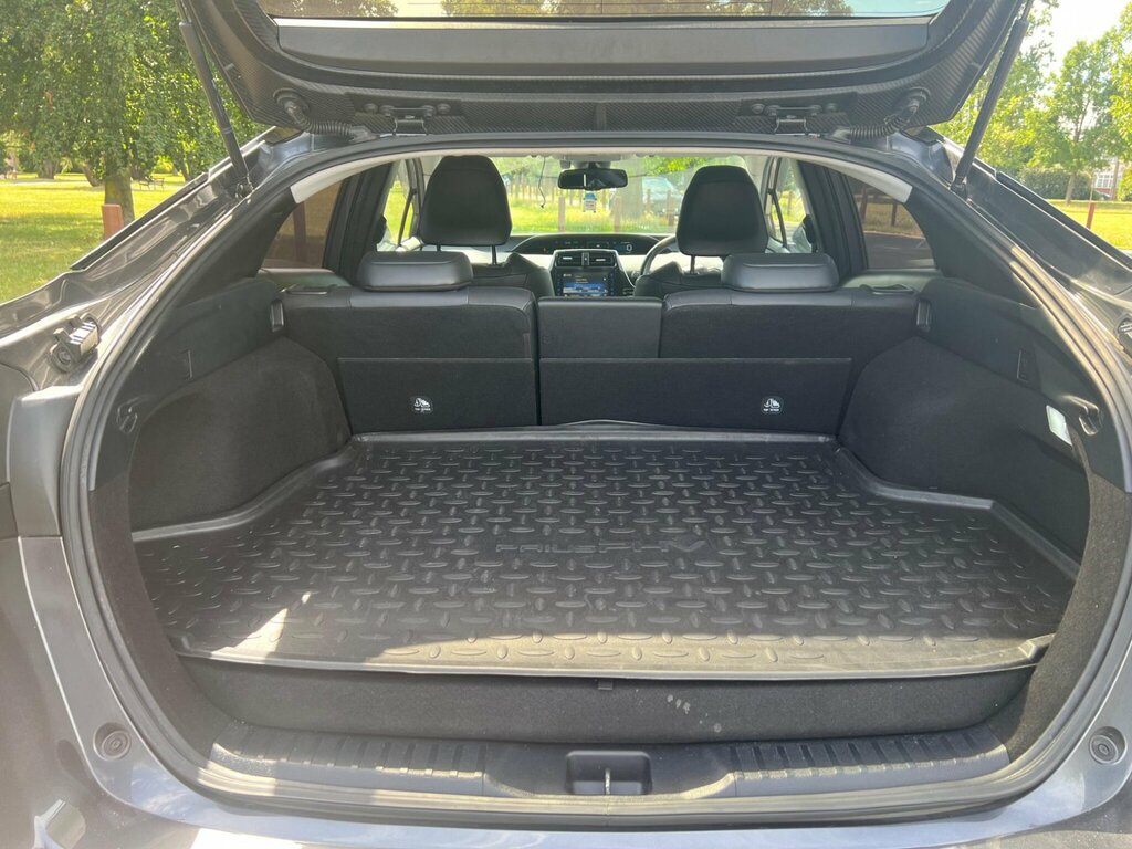 Toyota Prius Hatchback 1.8 Hybrid Euro6 201818 Silver #27