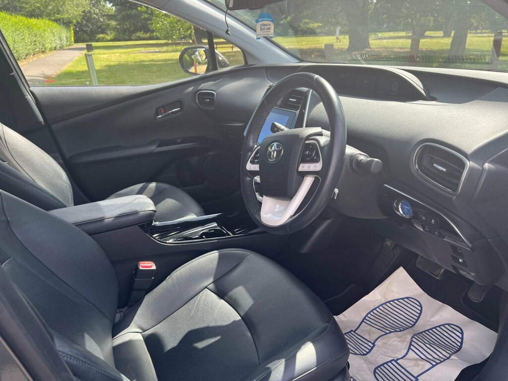 Toyota Prius Hatchback 1.8 Hybrid Euro6 201818 Silver #10