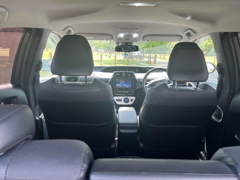 Toyota Prius Hatchback 1.8 Hybrid Euro6 201818 Silver #31