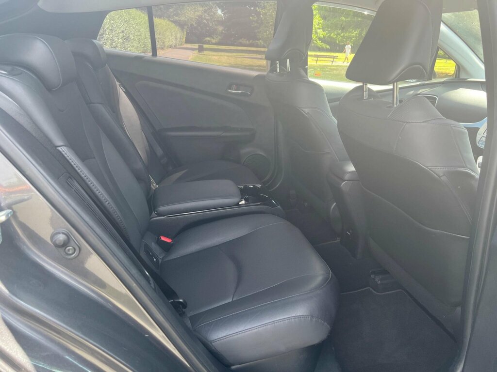 Toyota Prius Hatchback 1.8 Hybrid Euro6 201818 Silver #11