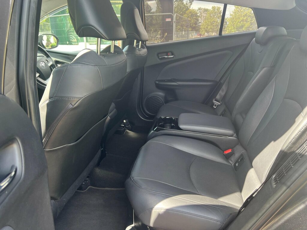Toyota Prius Hatchback 1.8 Hybrid Euro6 201818 Silver #12