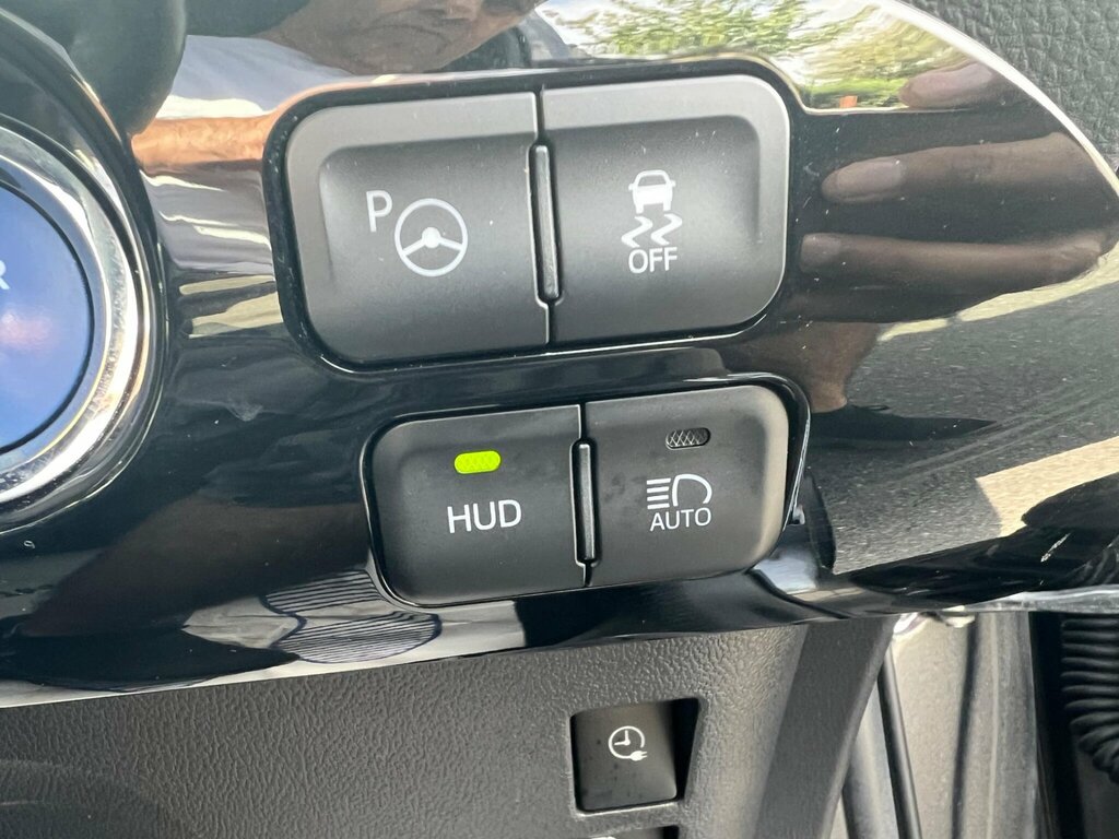 Toyota Prius Hatchback 1.8 Hybrid Euro6 201818 Silver #17