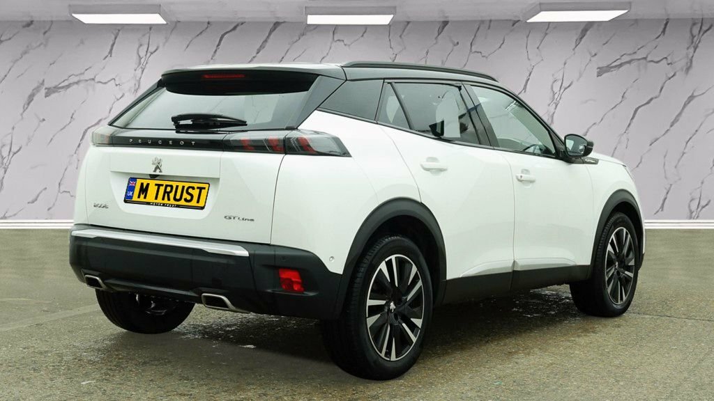 Peugeot 2008 1L Gt Line White #4