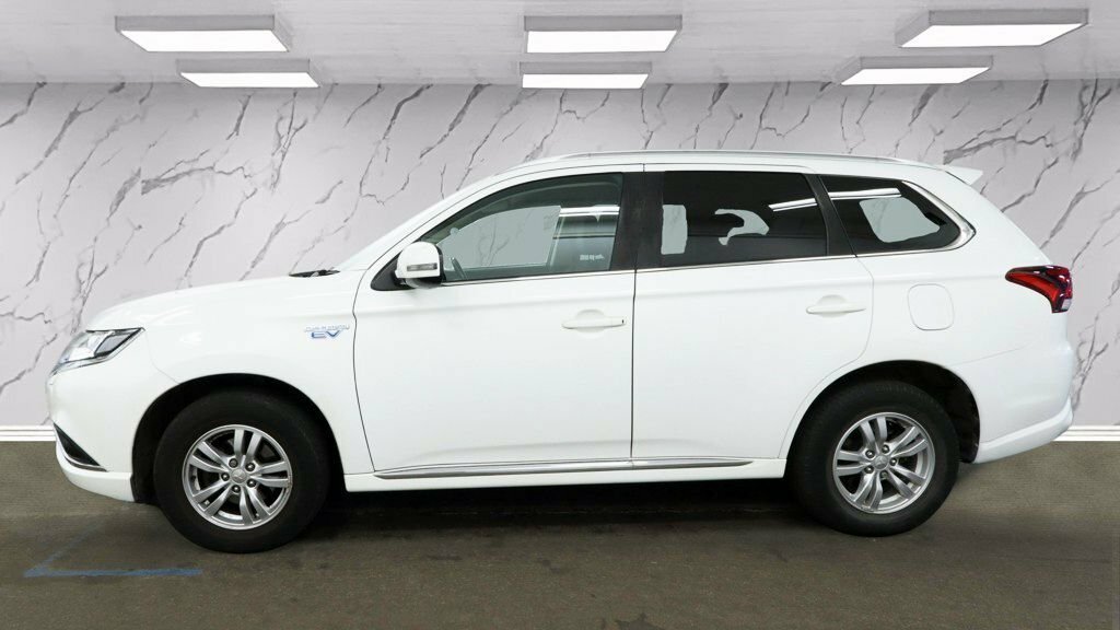 Mitsubishi Outlander 2.4L Verve White #5