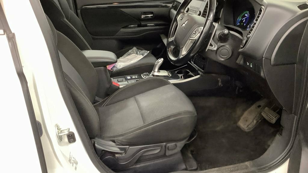 Mitsubishi Outlander 2.0 Mivec Design Cvt 4Wd Euro 6 Ss Black #8