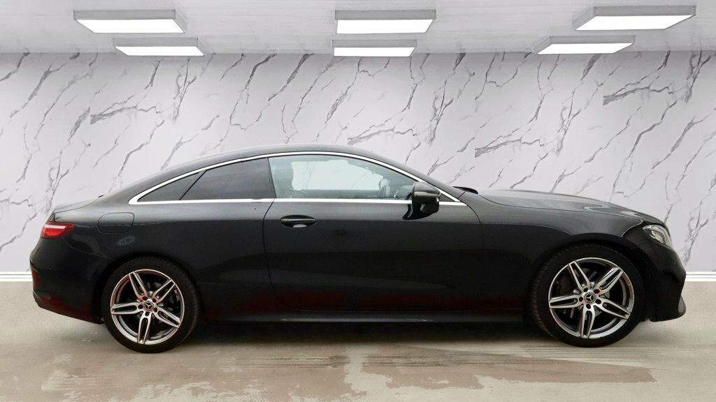 Mercedes-Benz E Class 2L Amg Line Black #4
